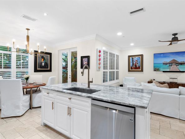 220 NE 15th  Ave 220, Fort Lauderdale FL 33301
