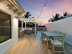 220 NE 15th  Ave 220, Fort Lauderdale FL 33301