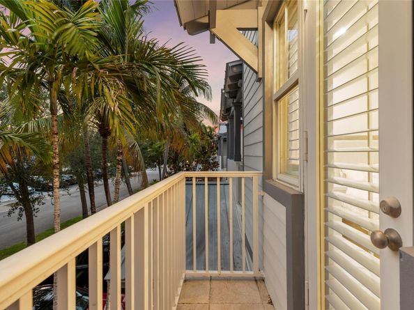 220 NE 15th  Ave 220, Fort Lauderdale FL 33301