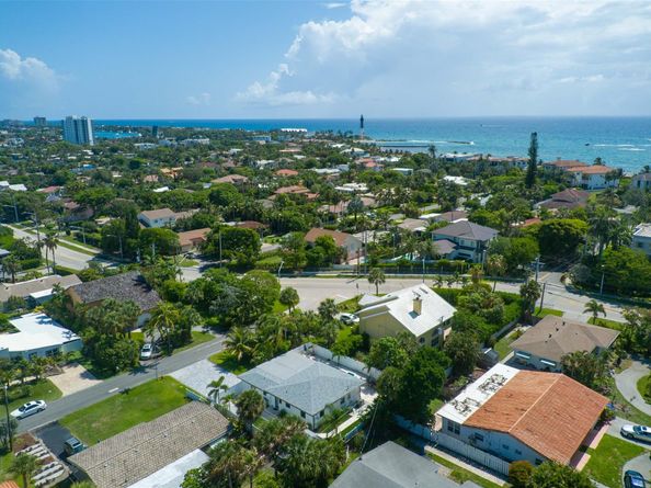 3208 Dow St, Pompano Beach FL 33062
