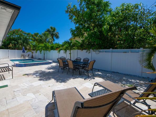 3208 Dow St, Pompano Beach FL 33062