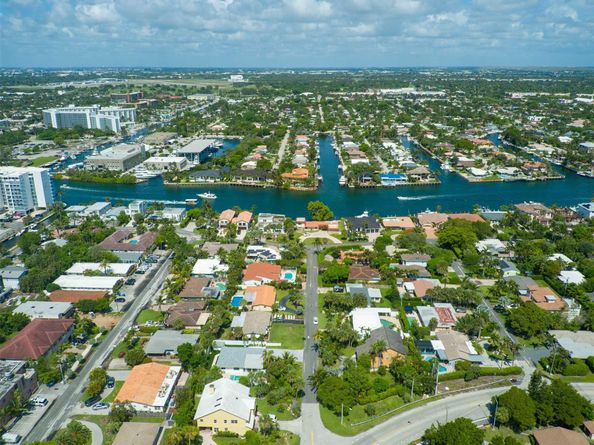 3208 Dow St, Pompano Beach FL 33062