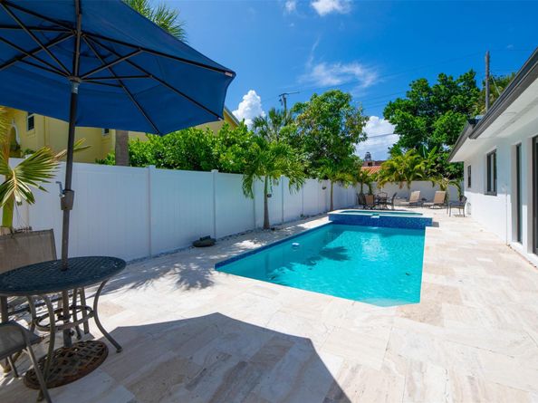 3208 Dow St, Pompano Beach FL 33062