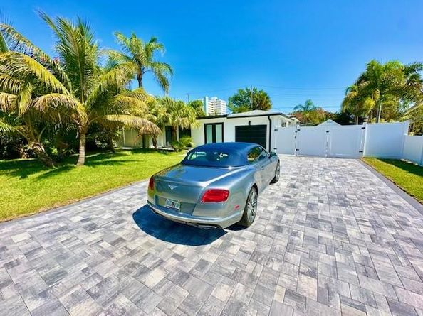 3208 Dow St, Pompano Beach FL 33062