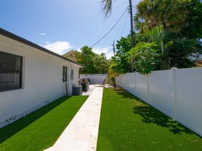 3208 Dow St, Pompano Beach FL 33062