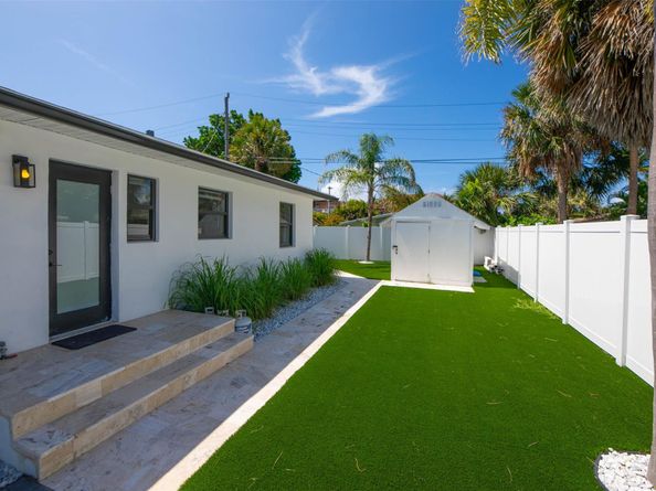 3208 Dow St, Pompano Beach FL 33062