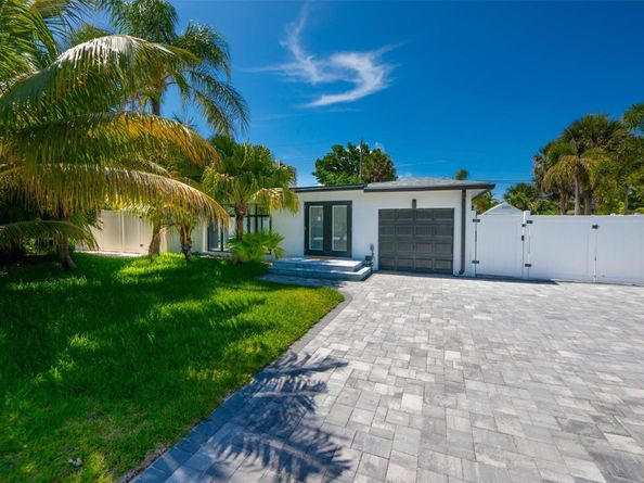 3208 Dow St, Pompano Beach FL 33062