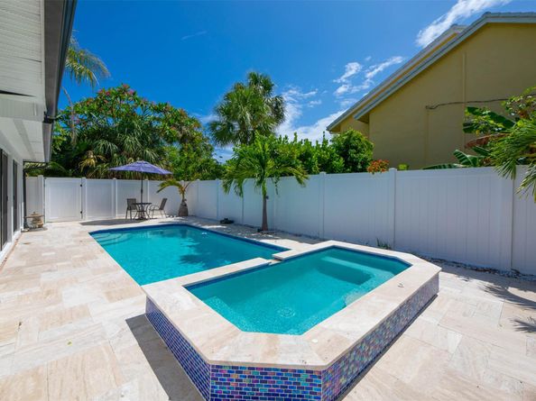3208 Dow St, Pompano Beach FL 33062