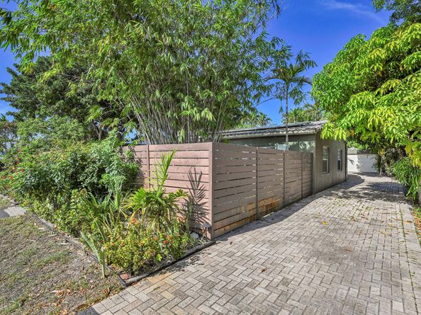 1212 NE 17th Avenue, Fort Lauderdale FL 33304