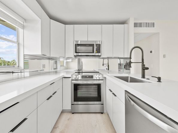 653 Monaco N, Delray Beach FL 33446