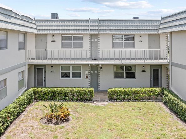 653 Monaco N, Delray Beach FL 33446