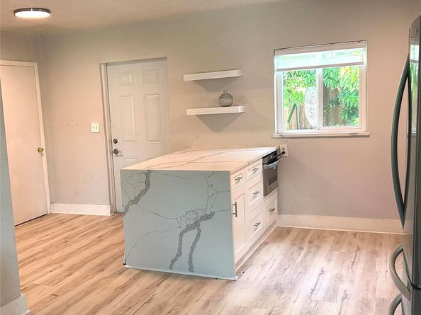 561 NE 61st St, Oakland Park FL 33334