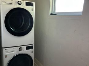 561 NE 61st St, Oakland Park FL 33334