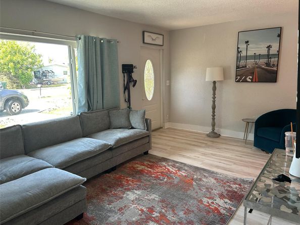 561 NE 61st St, Oakland Park FL 33334