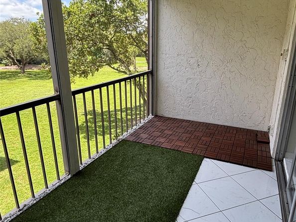 6300 S Falls Cir Dr 313, Lauderhill FL 33319