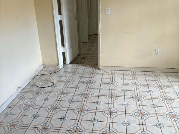 1538 NW 15th Ave, Miami FL 33125