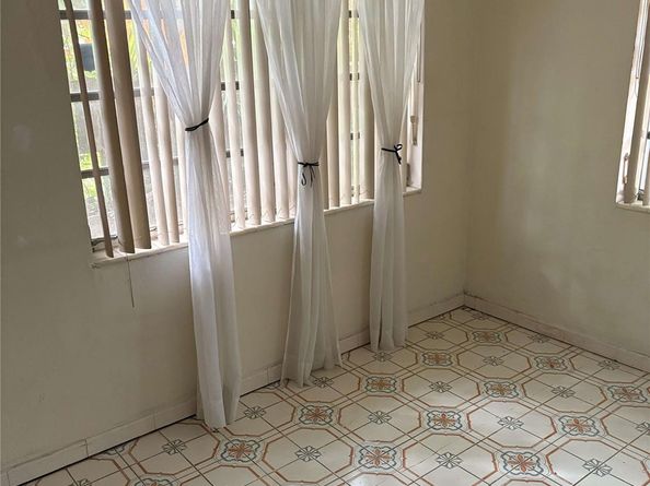 1538 NW 15th Ave, Miami FL 33125