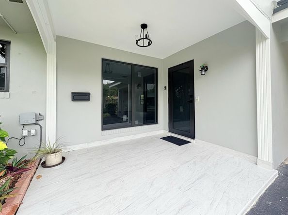 2021 NE 59th Place, Fort Lauderdale FL 33308
