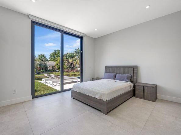 1000 SW 93rd Ave, Plantation FL 33324