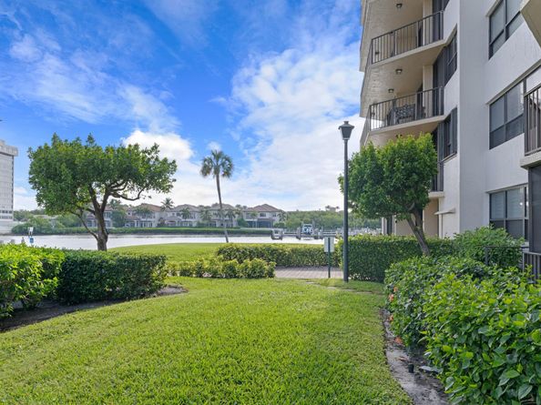 899 Jeffery Street 112, Boca Raton FL 33487