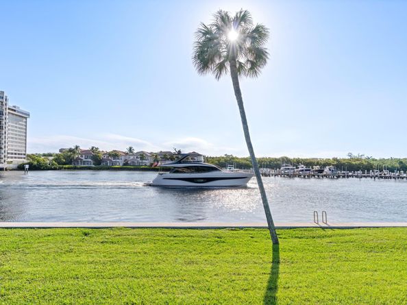 899 Jeffery Street 112, Boca Raton FL 33487