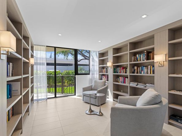 899 Jeffery Street 112, Boca Raton FL 33487