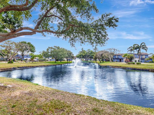 4582 Holly Lake Drive, Lake Worth FL 33463