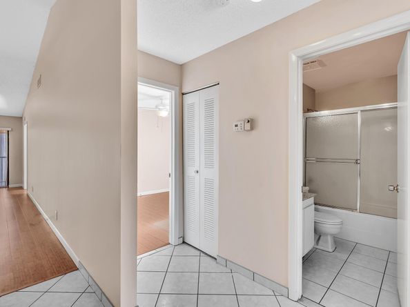 22124 Palms Way 206, Boca Raton FL 33433