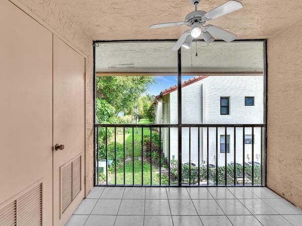 22124 Palms Way 206, Boca Raton FL 33433