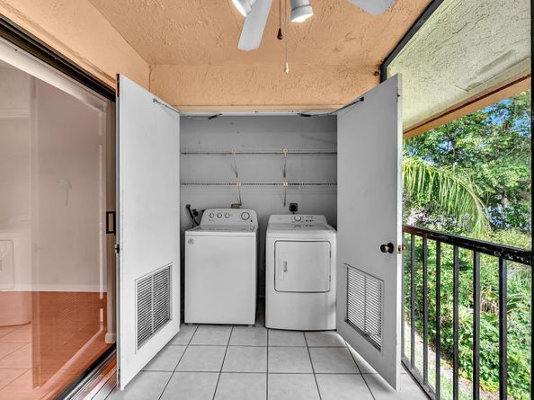 22124 Palms Way 206, Boca Raton FL 33433