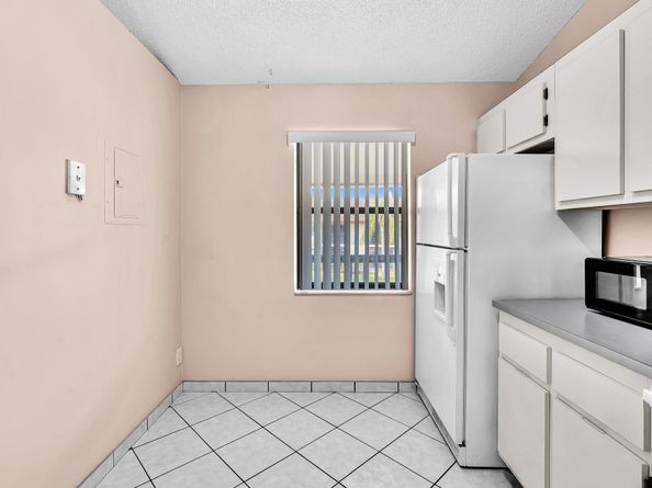 22124 Palms Way 206, Boca Raton FL 33433