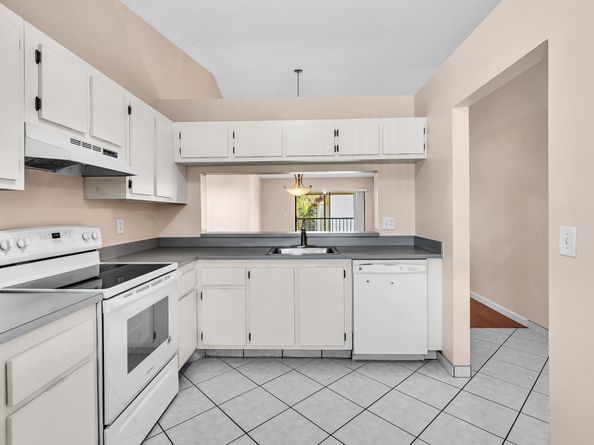 22124 Palms Way 206, Boca Raton FL 33433