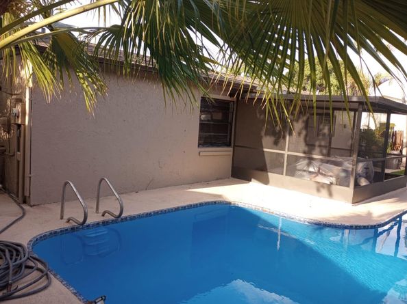 8241 SW 4th Ct, North Lauderdale FL 33068