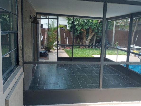 8241 SW 4th Ct, North Lauderdale FL 33068