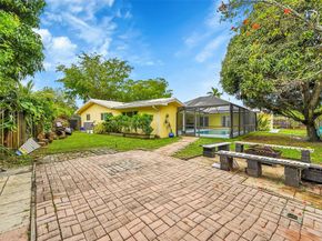 1480 SW 66th Ter, Plantation FL 33317