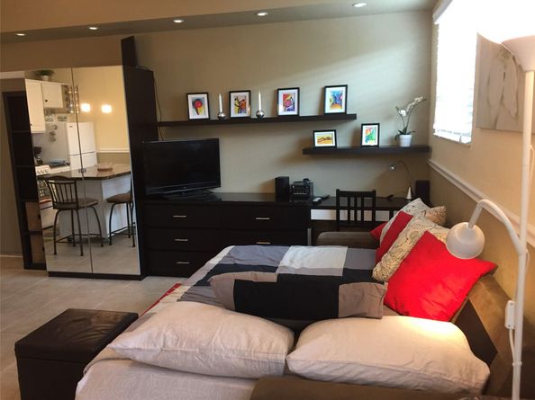 1480 SW 66th Ter, Plantation FL 33317