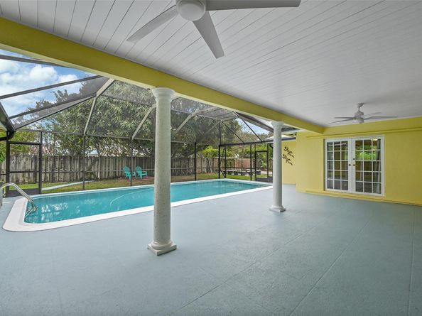 1480 SW 66th Ter, Plantation FL 33317