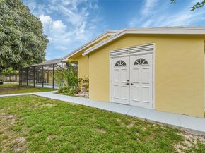 1480 SW 66th Ter, Plantation FL 33317