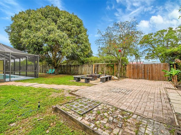 1480 SW 66th Ter, Plantation FL 33317