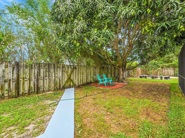 1480 SW 66th Ter, Plantation FL 33317