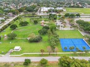 1480 SW 66th Ter, Plantation FL 33317