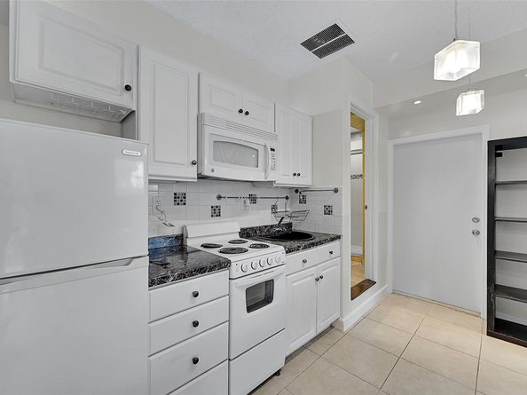 1480 SW 66th Ter, Plantation FL 33317