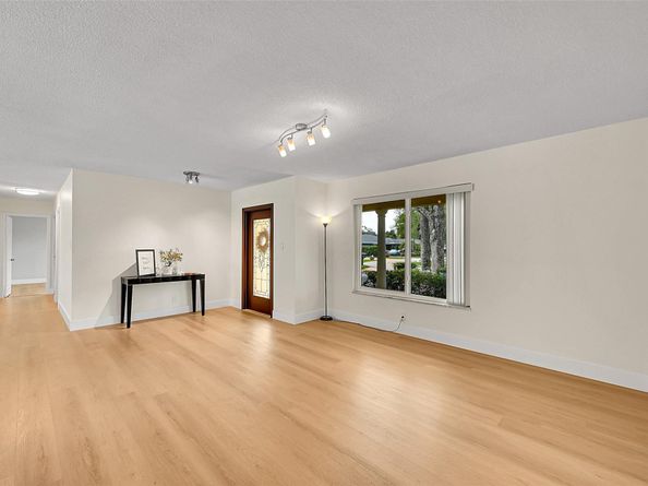 1480 SW 66th Ter, Plantation FL 33317
