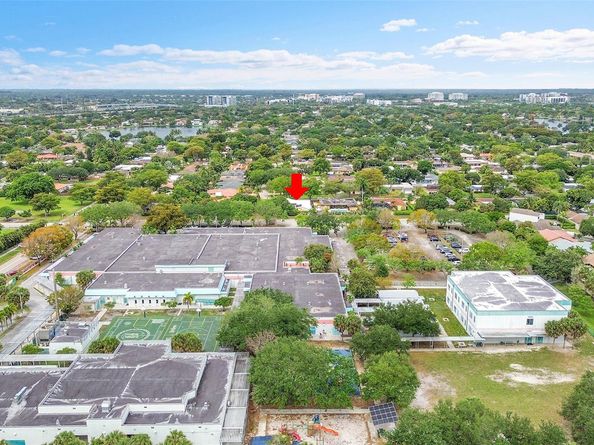 1480 SW 66th Ter, Plantation FL 33317