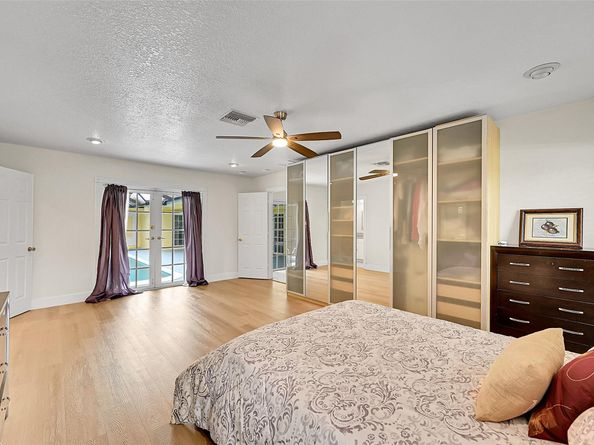 1480 SW 66th Ter, Plantation FL 33317