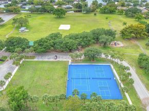1480 SW 66th Ter, Plantation FL 33317