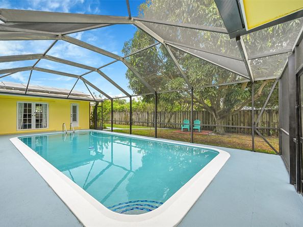 1480 SW 66th Ter, Plantation FL 33317