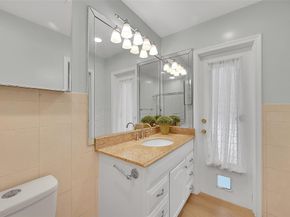 1480 SW 66th Ter, Plantation FL 33317