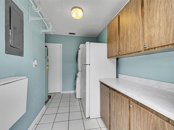 1480 SW 66th Ter, Plantation FL 33317