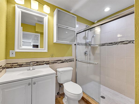 1480 SW 66th Ter, Plantation FL 33317